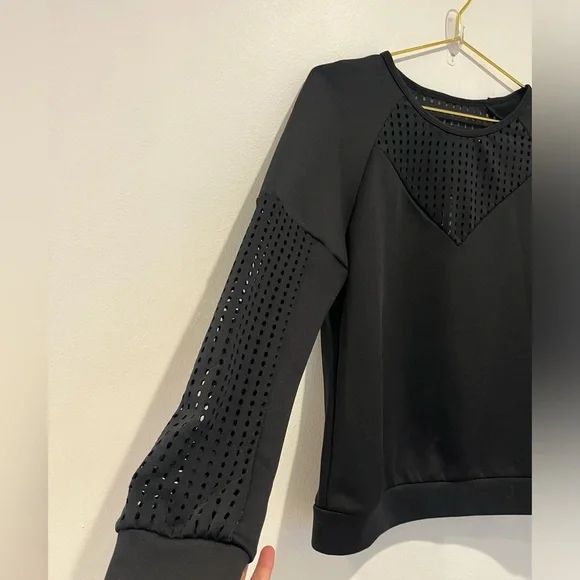 Fabletics Black Tilly Sweatshirt Workout Top Size Medium - Picture 3 of 8